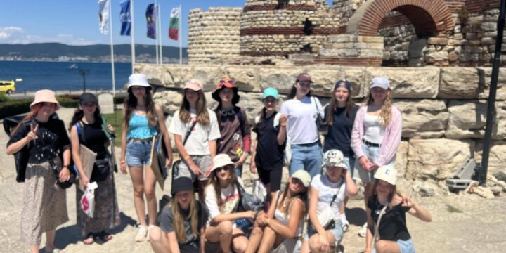 Учні КДХЛ нещодавно повернулися з Болгарії, де провели незабутні дні на літньому пленері.