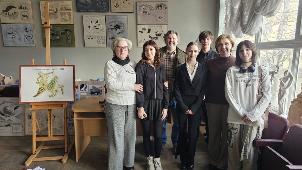 Щиро вітаємо учнів та викладачів КДХЛ із успішним захистом дипломних робіт у 2026 році!